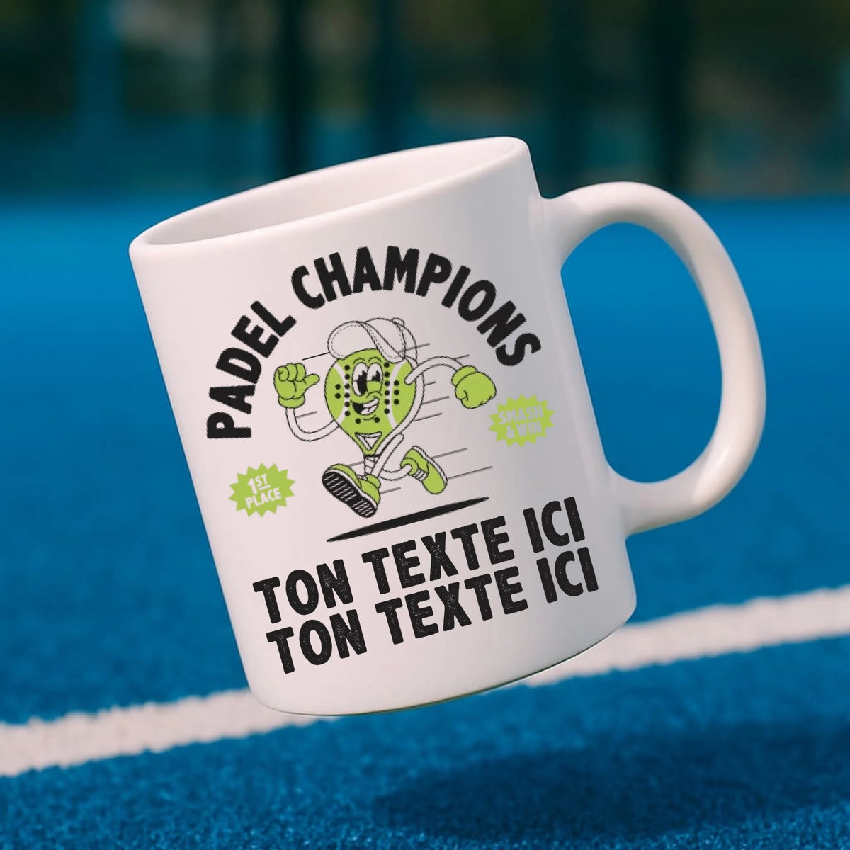 Mug padel personnalisé, en situation – Padel Lovers Club
