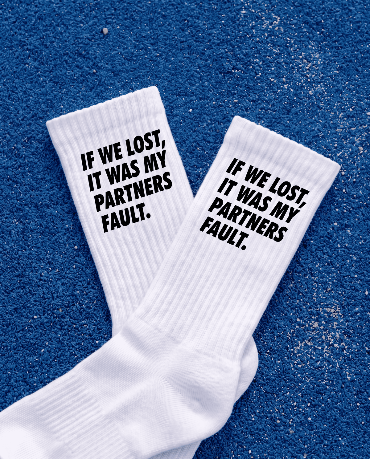 Chaussettes padel Partner's Fault, portées – Padel Lovers Club