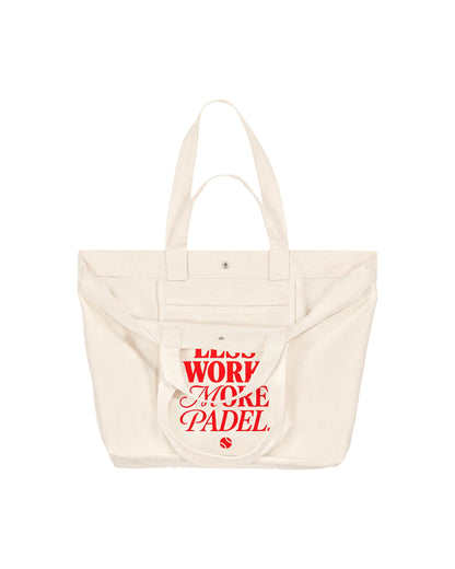 Sac de plage padel Less Work. More Padel, en situation – Padel Lovers Club